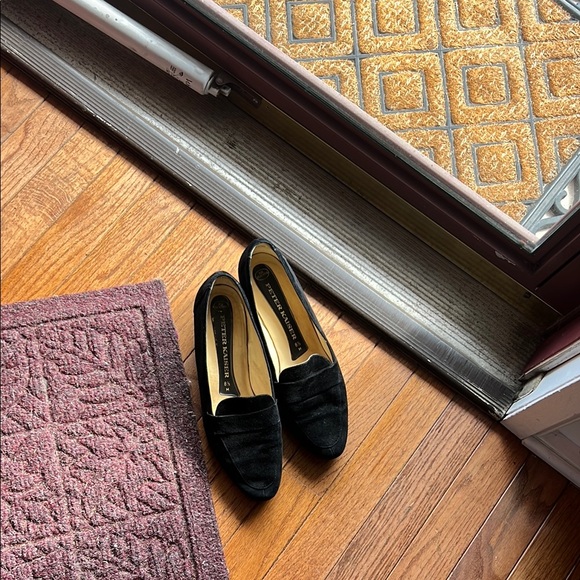 Elegant Black Loafers for Women - Picture 1 of 5